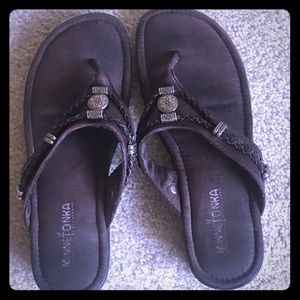 Women’s Sandal.  Thong style.